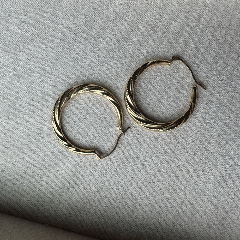 Elegant Gold twisted Hoop Earrings